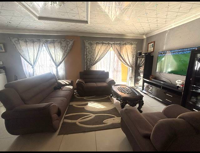 4 BEDROOM HOUSE FOR SALE IN SAVANNA CITY